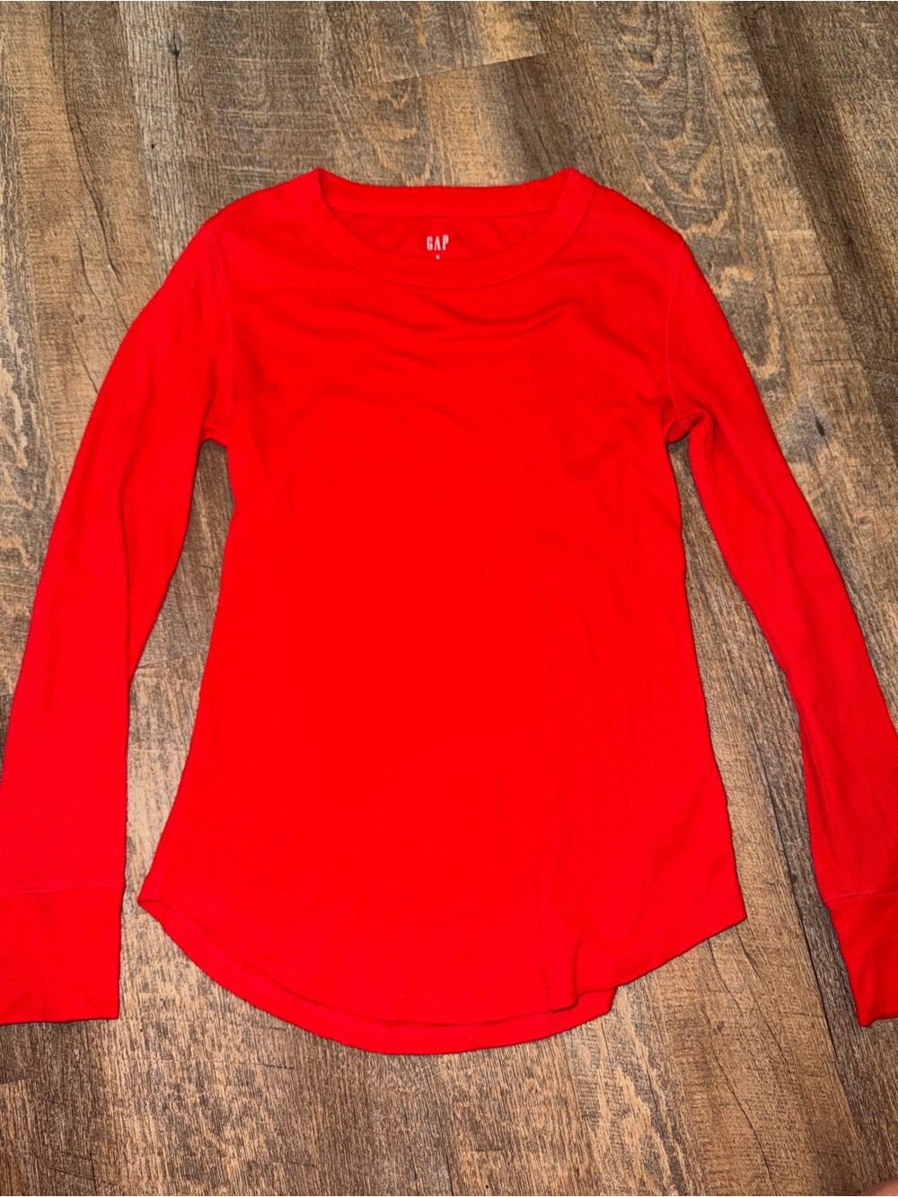 GAP Women's Long Sleeve Crewneck Top in Bright Red